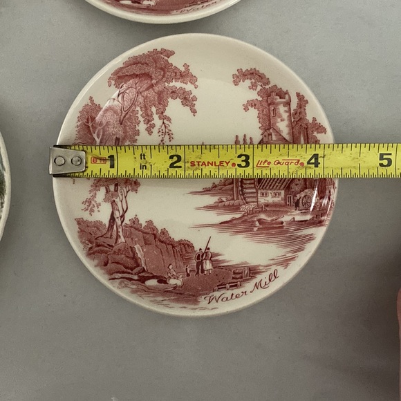 5 Johnson bros hand painted saucers. 4.25 inches in diameter. - Picture 5 of 9